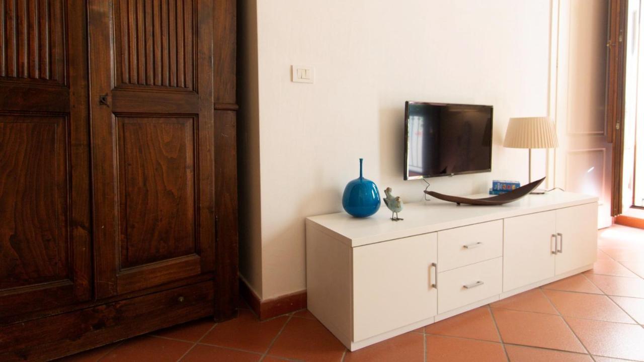 Roma 46 Apartment *